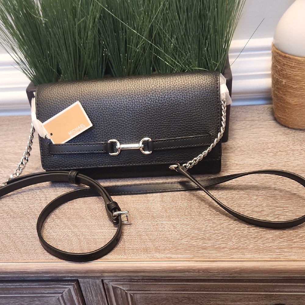 Michael Kors NWT Black Carson Crossbody Bag